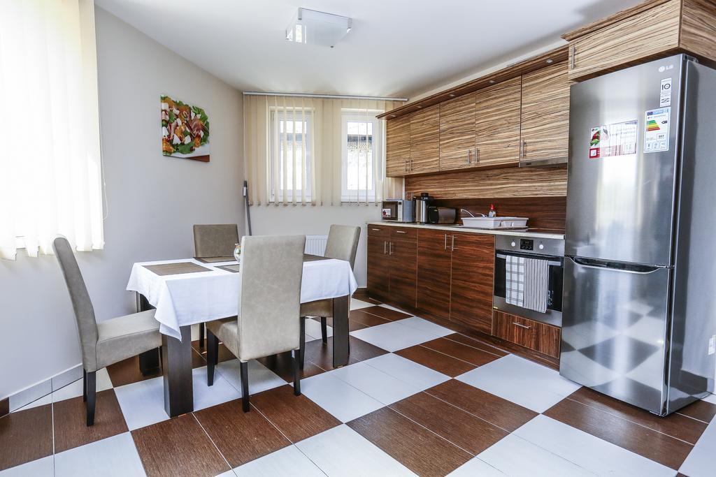 Granatalma Vendeghaz Hotel Fehervarcsurgo ภายนอก รูปภาพ